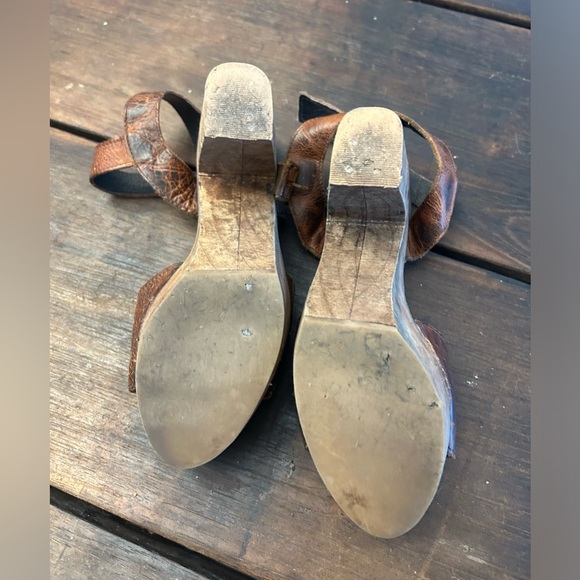 Freebird by Steven Caye Platform Wooden Leather Heels with Buckles 7 - Picture 5 of 7